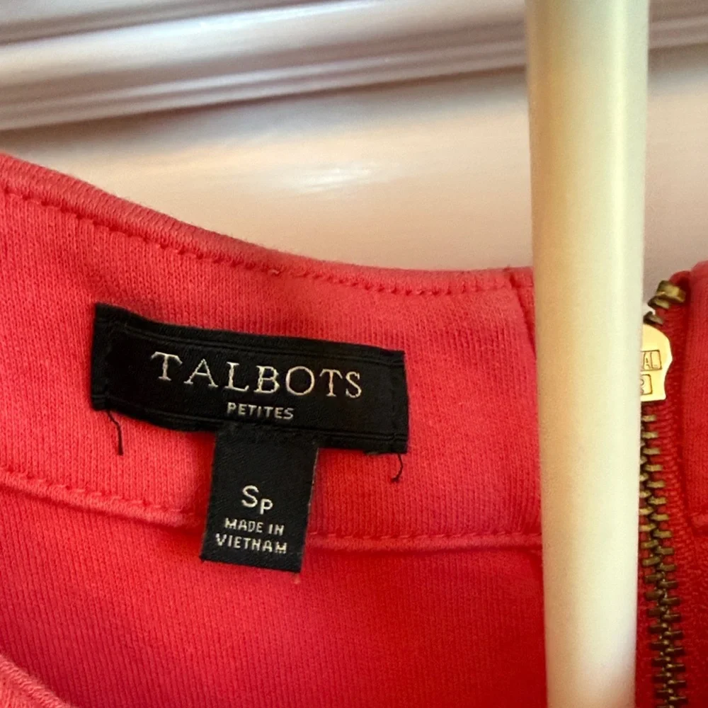 Talbots scalloped sleeve Dress- worn a bunch‎ but still has life left!